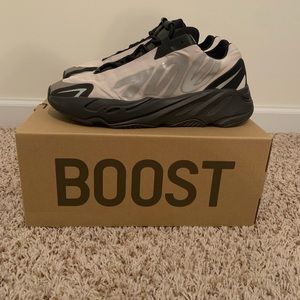 Adidas Yeezy MNVN Bone